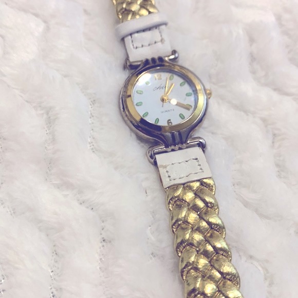 90’sVintage Style» Quartz CHIC Round Face Watch w/Golden Braided Band - Picture 4 of 15